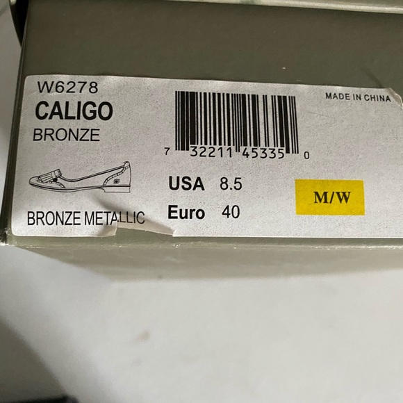 Shoes - Picture 2 of 2